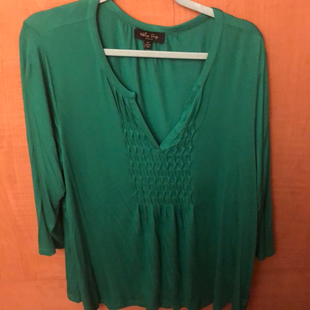 Melissa Paige Woman green top, size 1X.
